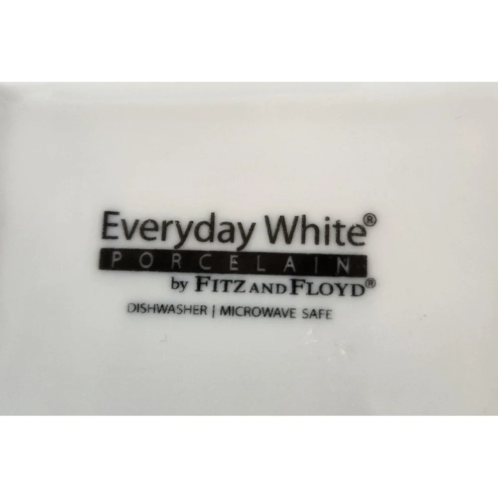 Fritz & Floyd Everyday White Porcelain Sugar/ Sugar Packet‎ Holder With Lid